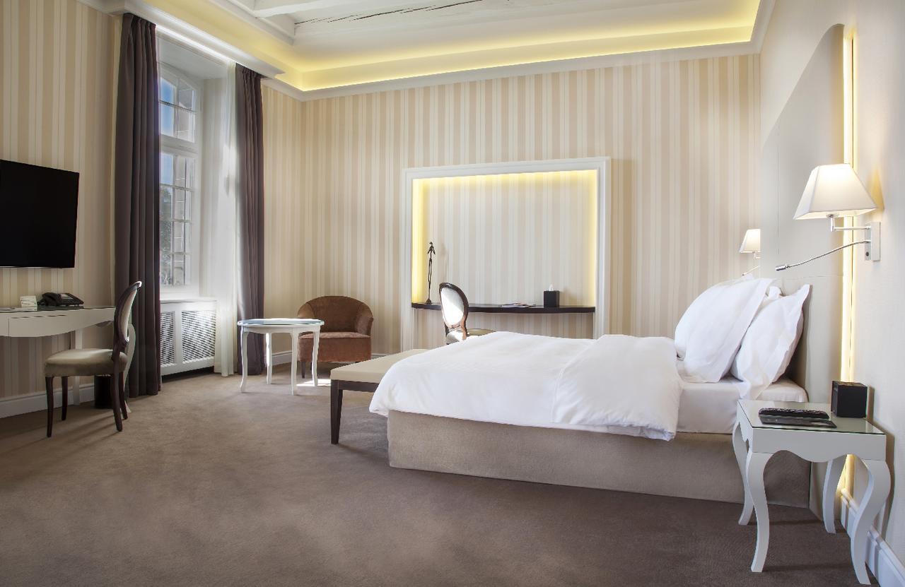 Chateau De Bonmont Cheserex 외부 사진